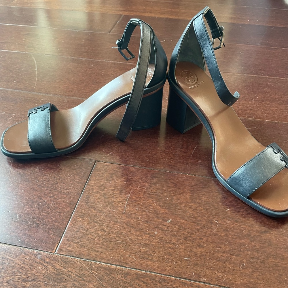 Tory Burch navel block heel sandals
